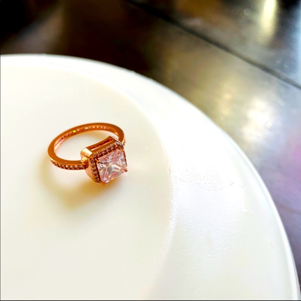 ✨Henri Bendel Halo Ring